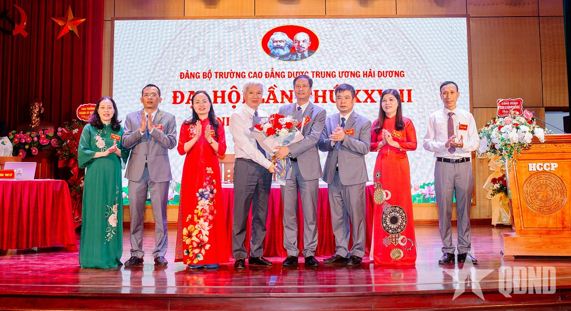 Bài 2: Cất cánh trong kỷ nguyên số - hành trình và khát vọng